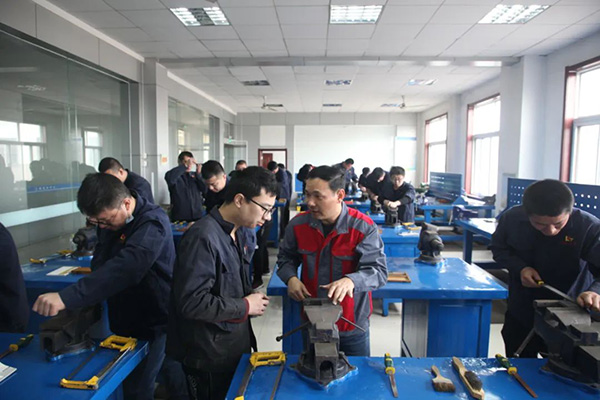 讓技能人才成為“中國制造”的脊梁 | 魯北技師學院-山東開泰集團新型學徒制開班儀式舉行